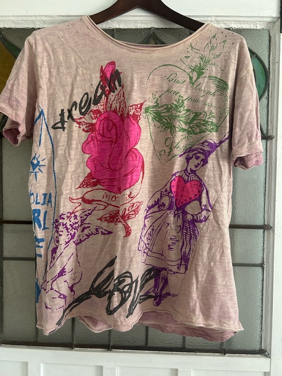 Magnolia Pearl Tops - Magnolia Pearl Short Sleeve Graphic Tee in Pink, Magenta, Green, Blue, Purple